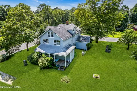 200 Cranberry Rd, Farmingdale, NJ 07727