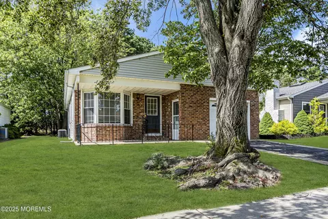 73 Guadalajara Dr, Toms River, NJ 08757