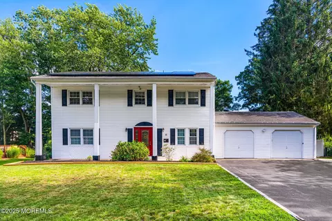 11 N Westfield Rd, Howell, NJ 07731