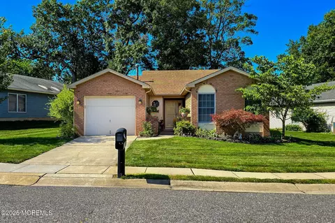 1393 Gleniffer Hill Rd, Toms River, NJ 08755