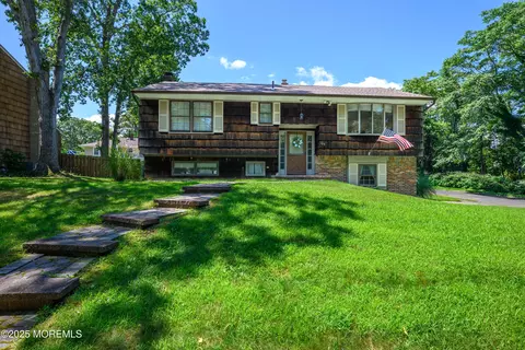 123 Smock Ave, Neptune City, NJ 07753