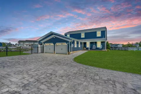 11 Gail Dr, Monmouth Beach, NJ 07750