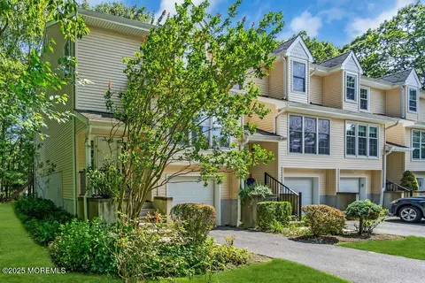 7 Hickory Ct #A, Brielle, NJ 08730