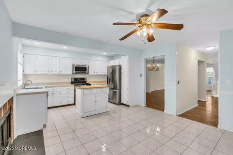Kitchen - 7 Hickory Ct #A, Brielle, NJ 08730 photo 2 of 4