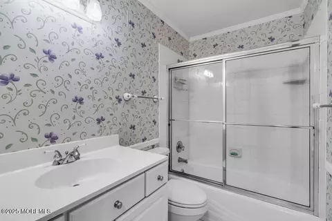 Bath - 7 Hickory Ct #A, Brielle, NJ 08730 photo 2 of 2