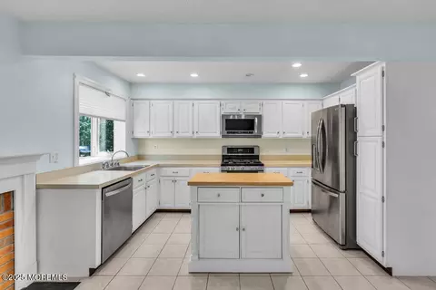 Kitchen - 7 Hickory Ct #A, Brielle, NJ 08730 photo 3 of 4