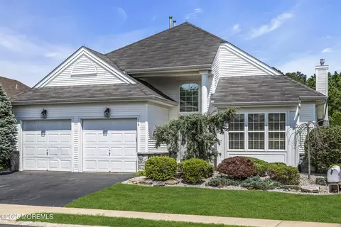 118 Eleanor Rd, Manchester, NJ 08759