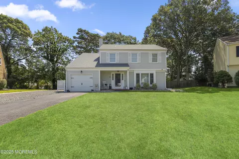 1431 Weeping Willow Ct, Toms River, NJ 08753
