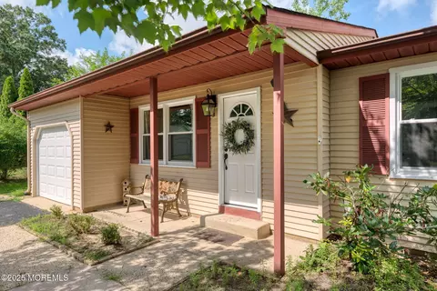 5 Greenmeadow Ln #72, Whiting, NJ 08759
