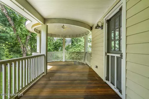 4 Oneida Ave, Atlantic Highlands, NJ 07716