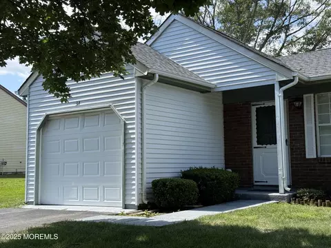 3 Norwich Dr #A, Whiting, NJ 08759