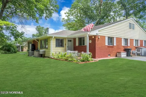 9 Dove St # C, Manchester, NJ 08759