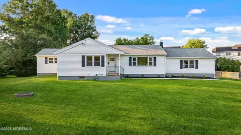 776 Elton Adelphia Rd, Freehold, NJ 07728