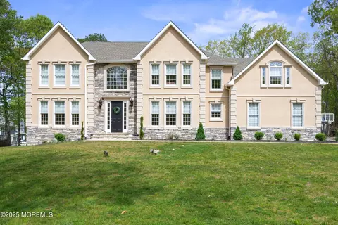 50 Constitution Dr, Southampton, NJ 08088