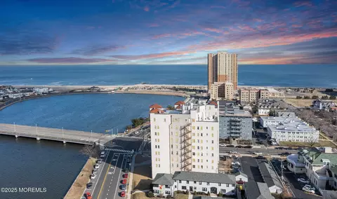 400 Deal Lake Dr #5F, Asbury Park, NJ 07712