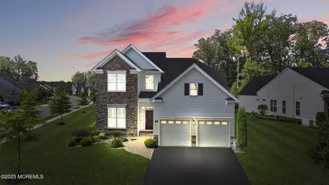 90 Legacy Ct, Freehold, NJ 07728