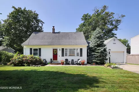 14 Elm Dr, Wall Township, NJ 07753
