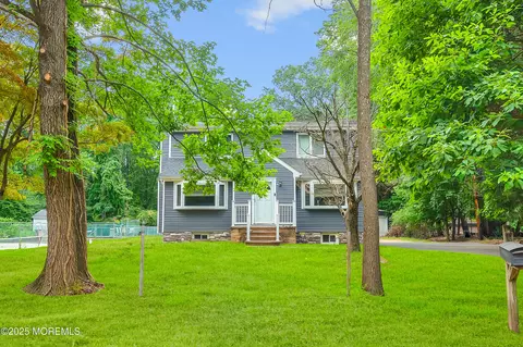 7 Syngle Way, Morganville, NJ 07751