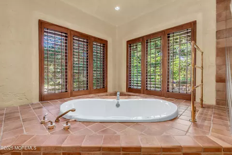 Bath - 2531 River Rd, Manasquan, NJ 08736 photo 4 of 12