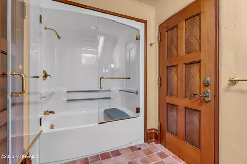 Bath - 2531 River Rd, Manasquan, NJ 08736 photo 7 of 12