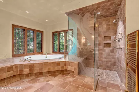 Bath - 2531 River Rd, Manasquan, NJ 08736 photo 3 of 12