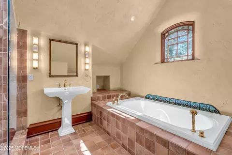Bath - 2531 River Rd, Manasquan, NJ 08736 photo 9 of 12