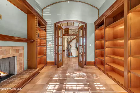 Entry Way - 2531 River Rd, Manasquan, NJ 08736 photo 3 of 10