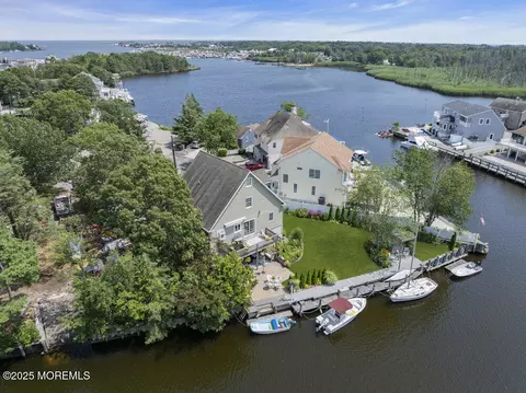 65 N Island Rd, Bayville, NJ 08721