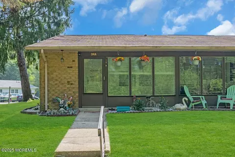 24 Yorkshire Ct # A, Manchester, NJ 08759