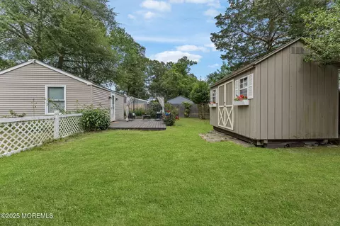 Exterior - 809 Beach Blvd, Forked River, NJ 08731 photo 3 of 3