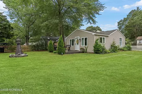 809 Beach Blvd, Forked River, NJ 08731