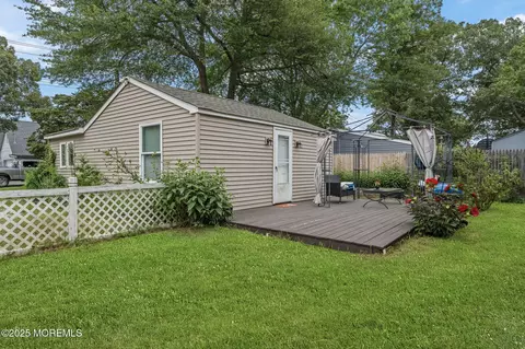 Exterior - 809 Beach Blvd, Forked River, NJ 08731 photo 2 of 3