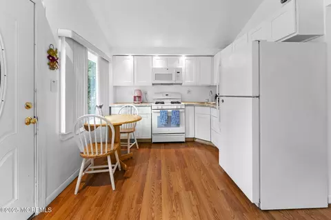 Kitchen - 809 Beach Blvd, Forked River, NJ 08731 photo 2 of 2