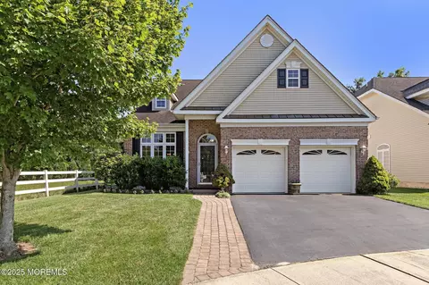11 Salem Ct, Barnegat, NJ 08005