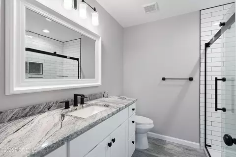 Bath - 404 Beach Blvd, Forked River, NJ 08731 photo 2 of 4
