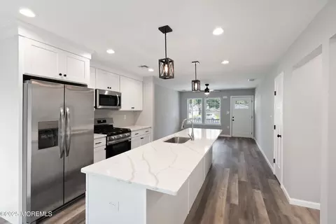Kitchen - 404 Beach Blvd, Forked River, NJ 08731 photo 2 of 2