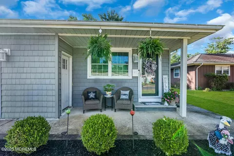 97 Fort De France Ave, Toms River, NJ 08757