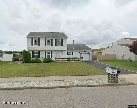 938 Columbus Dr, Brick, NJ 08724