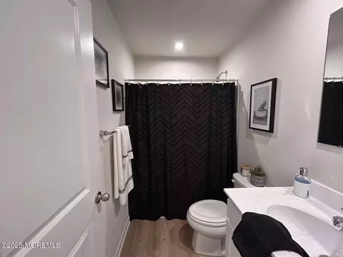 Bath - 507 Cyprus Ct, Forked River, NJ 08731 photo 4 of 4