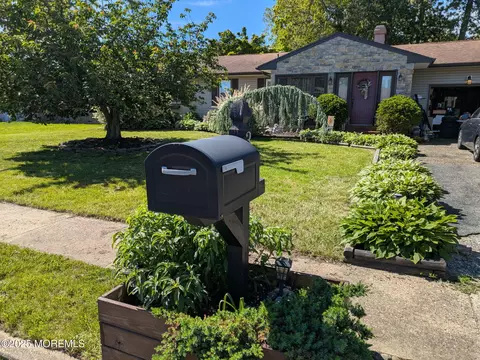 38 Belmont Ave, Bayville, NJ 08721