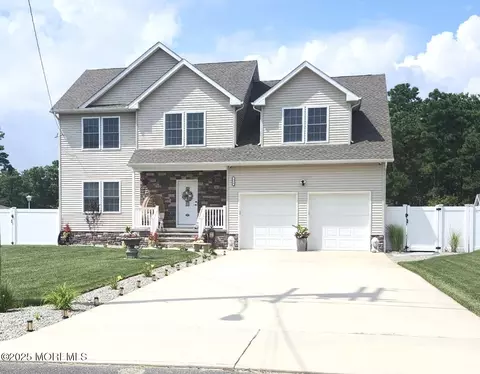324 Nolan Ave, Bayville, NJ 08721