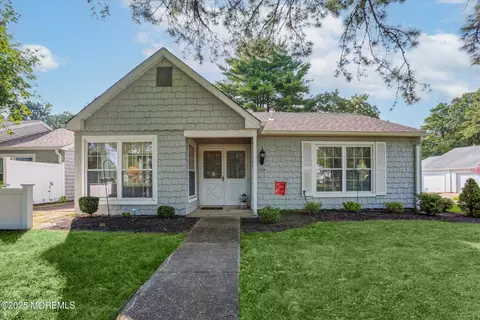 727 Wooton Ct # B, Manchester, NJ 08759