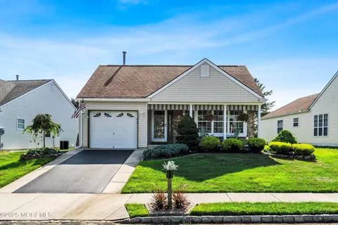 11 Normanton Way, Toms River, NJ 08757