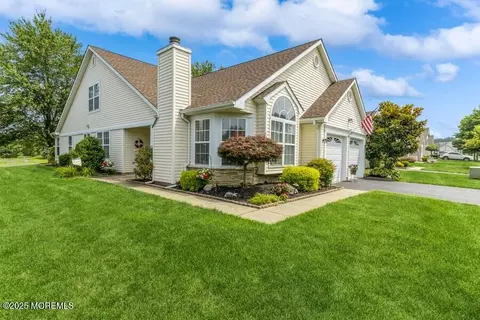 2520 Spring Hill Dr, Toms River, NJ 08755