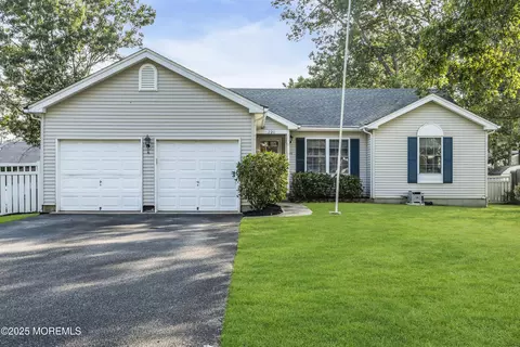 220 Middie Ln, Manahawkin, NJ 08050