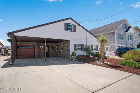 117 S Commodore Dr, Little Egg Harbor, NJ 08087