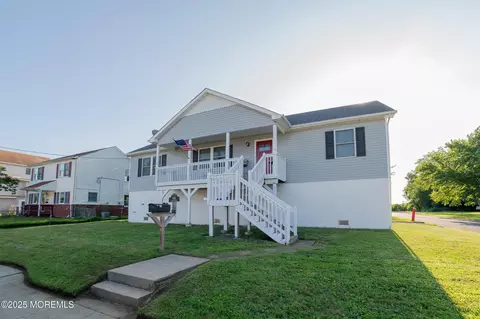303 Dock St, Union Beach, NJ 07735