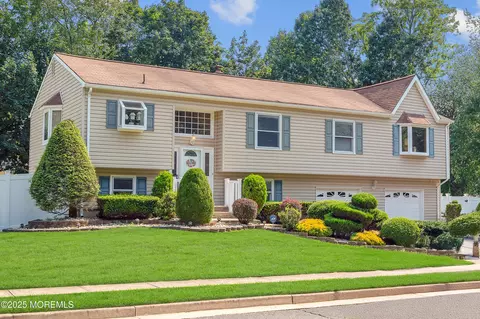 16 Mary Ln, Spotswood, NJ 08884