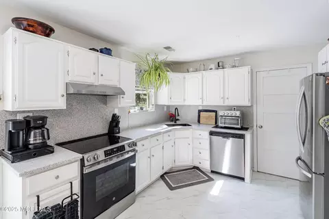 Kitchen - 718 Millbrook Rd, Brick, NJ 08724 photo 2 of 3