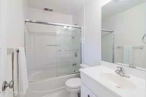 Bath - 718 Millbrook Rd, Brick, NJ 08724 photo 2 of 2